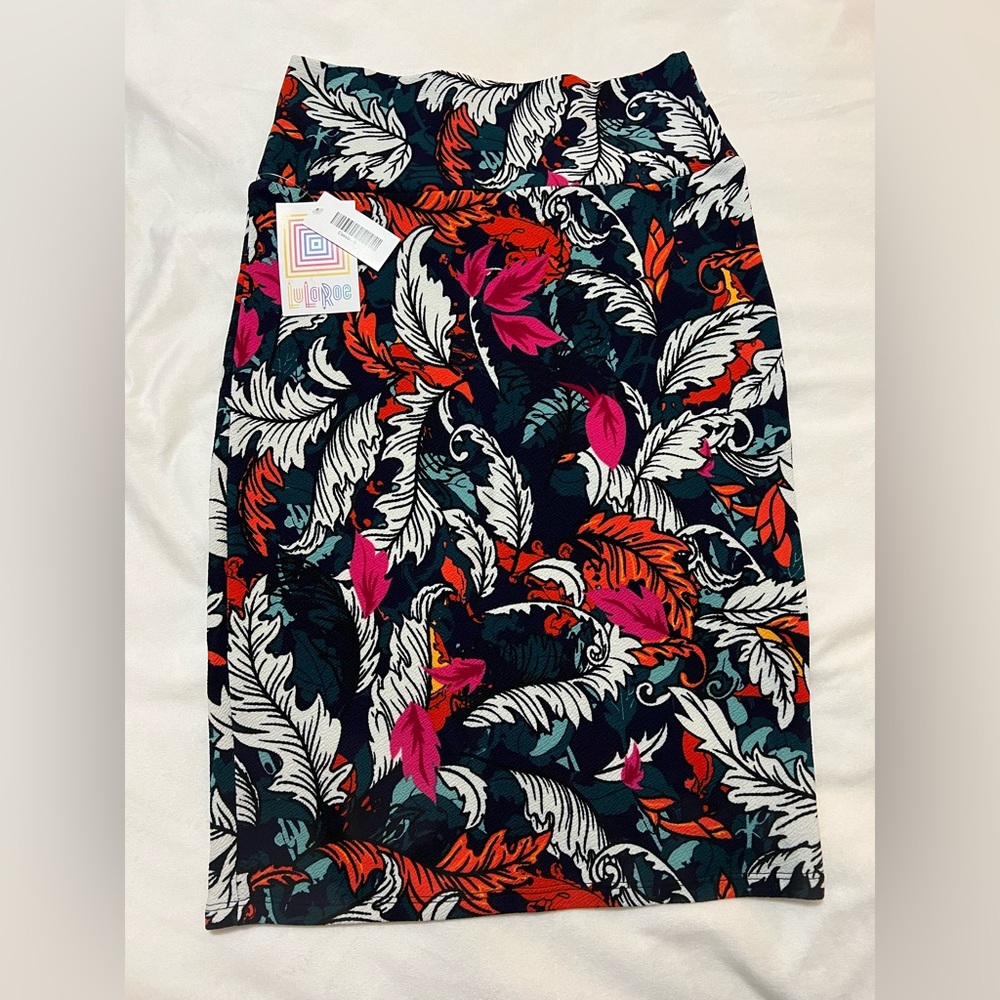 NWT Small Lularoe Cassie Skirt